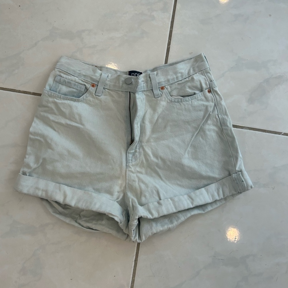 BDG Mom High-Rise Jean Shorts - Light Blue